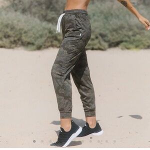 Feat performance Roam Combat Camo Joggers brown